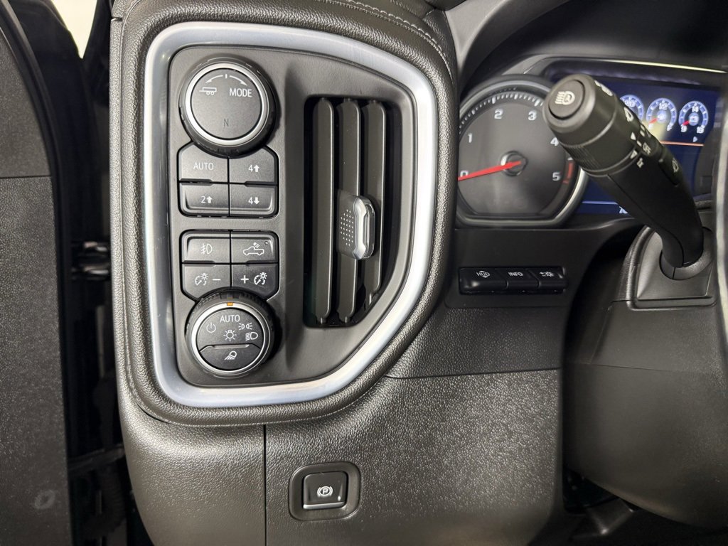 Used 2022 Chevrolet Silverado 2500 LTZ w/ LTZ Plus Package image 35