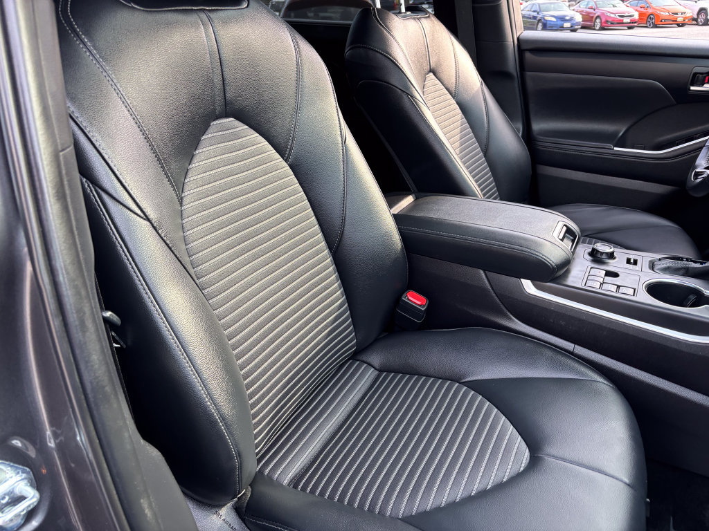 Certified 2025 Toyota Highlander XSE AWD/4WD image 38