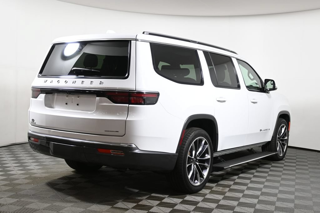 Used 2022 Jeep Wagoneer Series III w/ Premium Group I AWD/4WD image 7