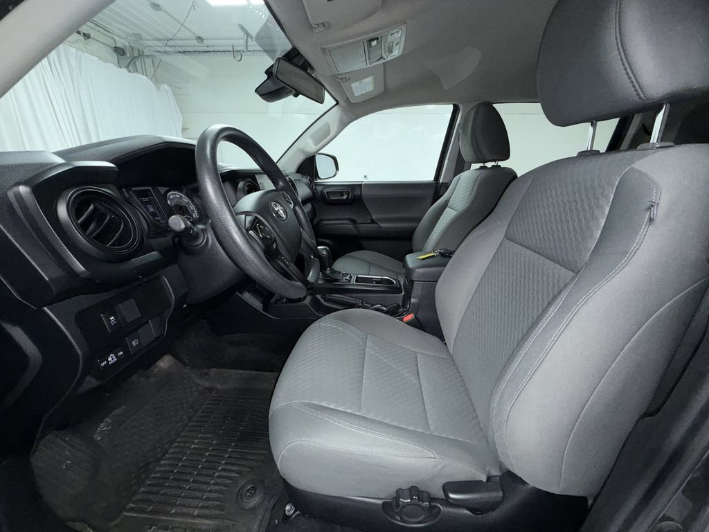 Used 2021 Toyota Tacoma SR AWD/4WD image 12