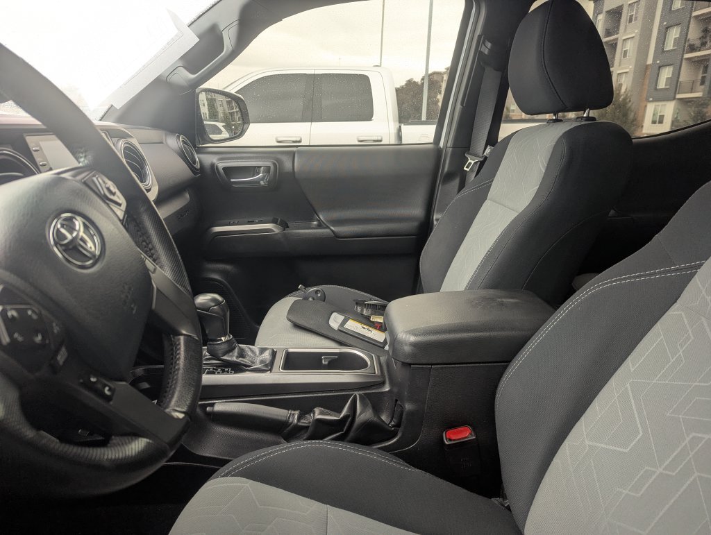 Used 2020 Toyota Tacoma TRD Off-Road w/ Technology Package AWD/4WD image 13