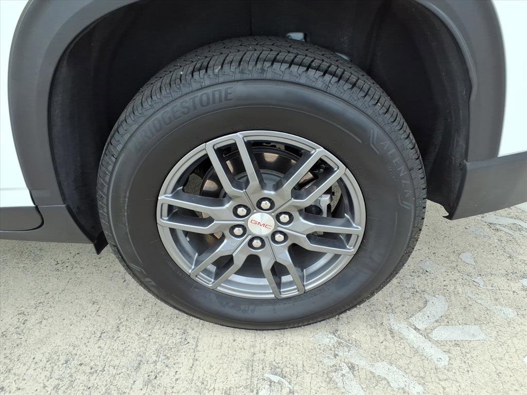 Used 2025 GMC Acadia Elevation image 6