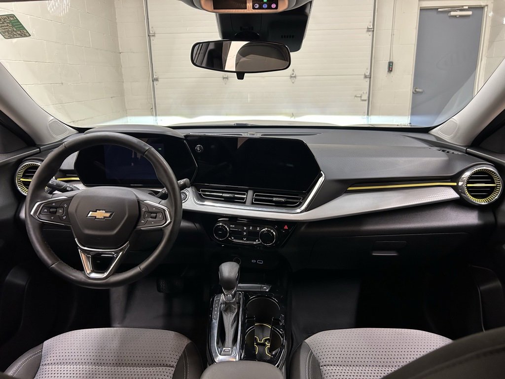 Used 2025 Chevrolet Trax LT w/ Driver Confidence Package image 18