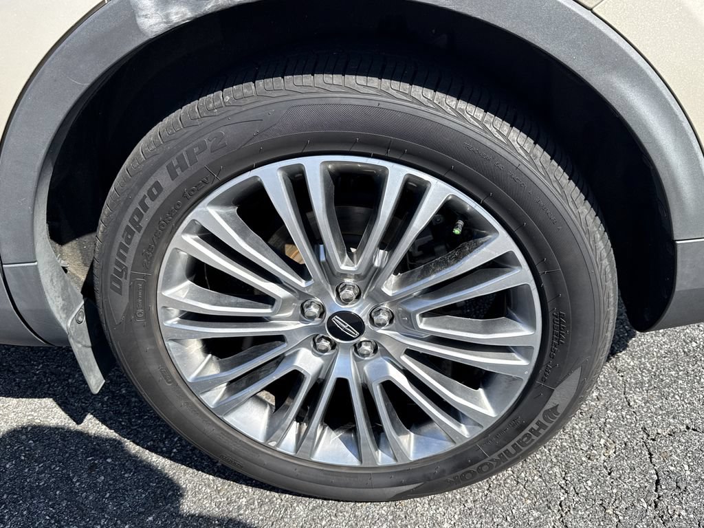 Used 2017 Lincoln MKX Reserve AWD/4WD image 19