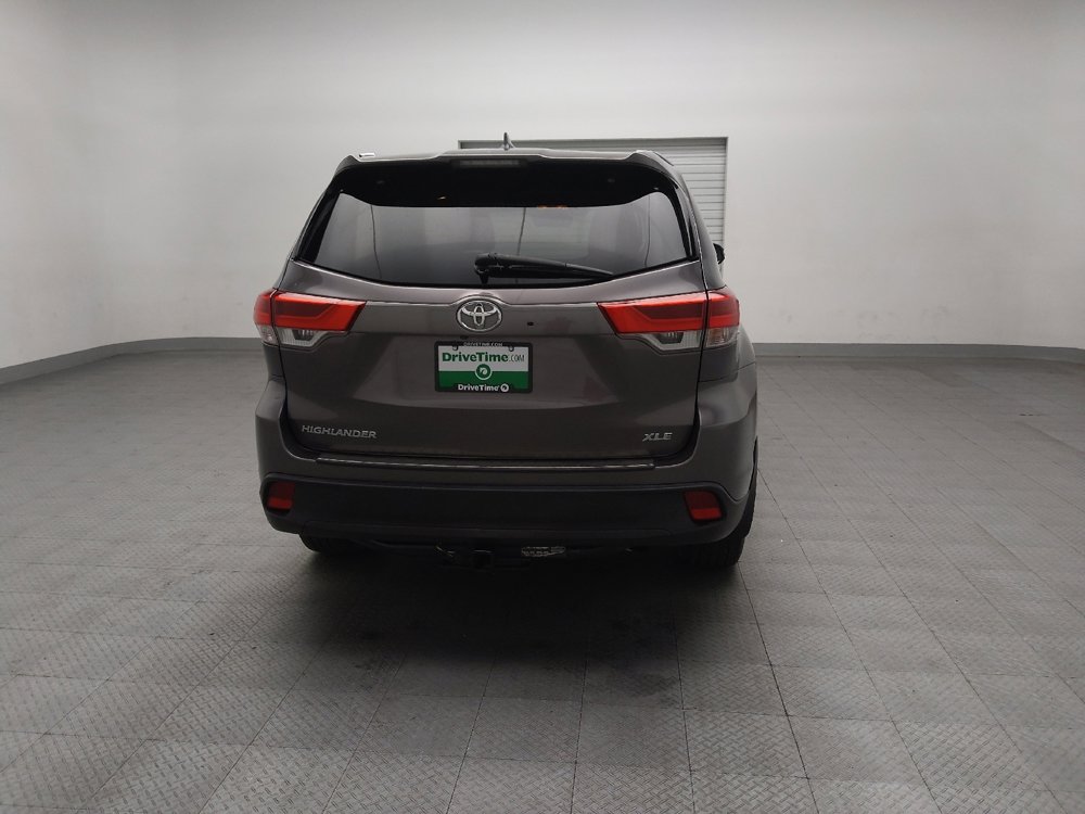 Used 2019 Toyota Highlander XLE FWD image 7