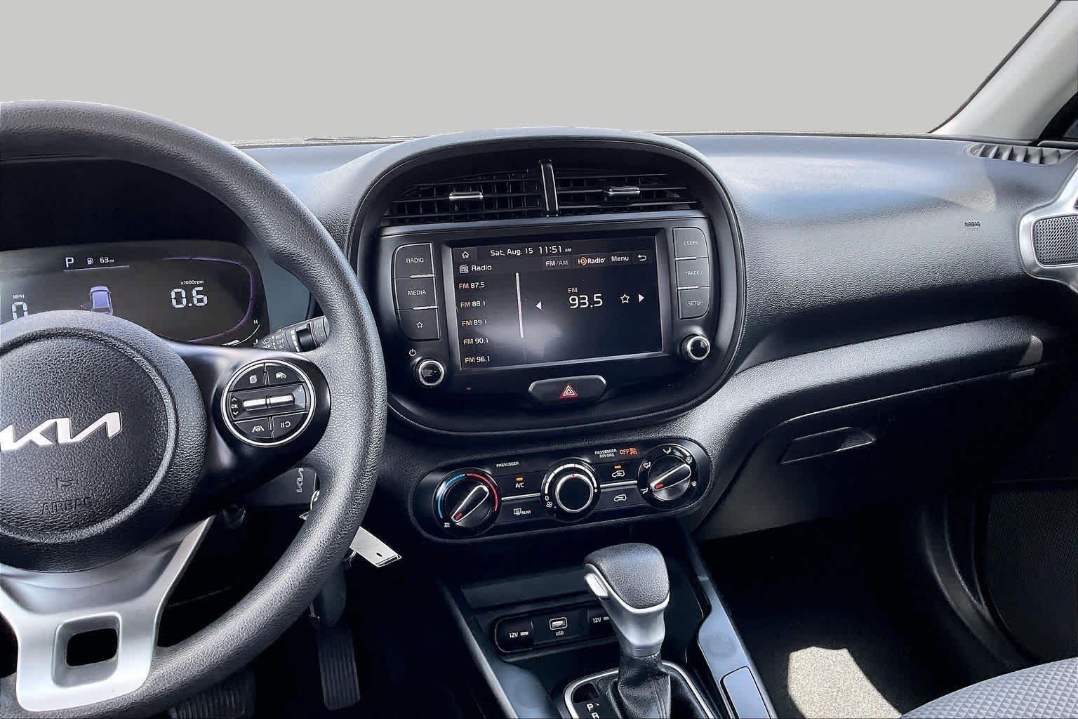Used 2023 Kia Soul LX w/ LX Technology Package FWD image 7