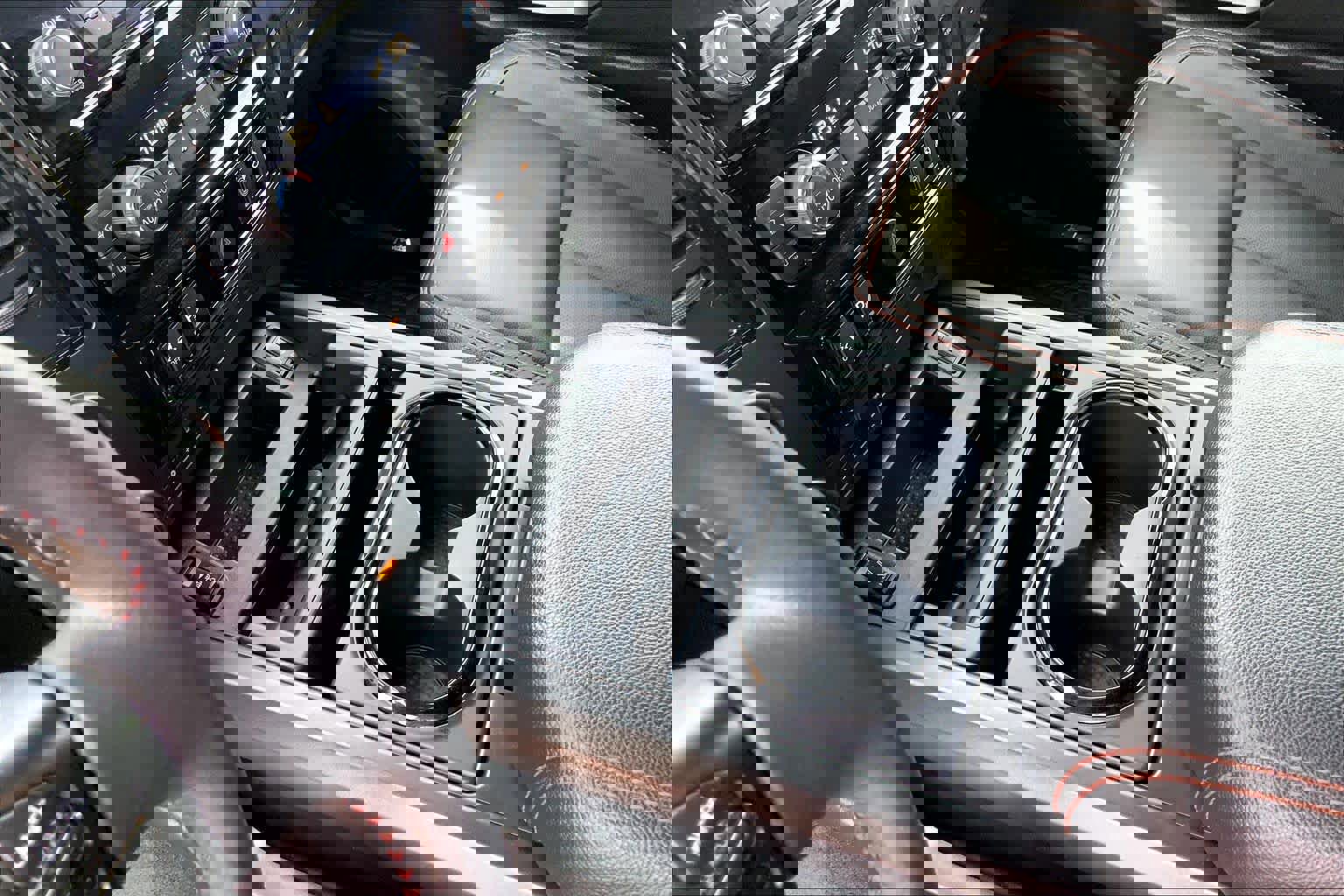 Used 2022 Nissan Titan PRO-4X w/ Pro-4x Convenience Package image 16