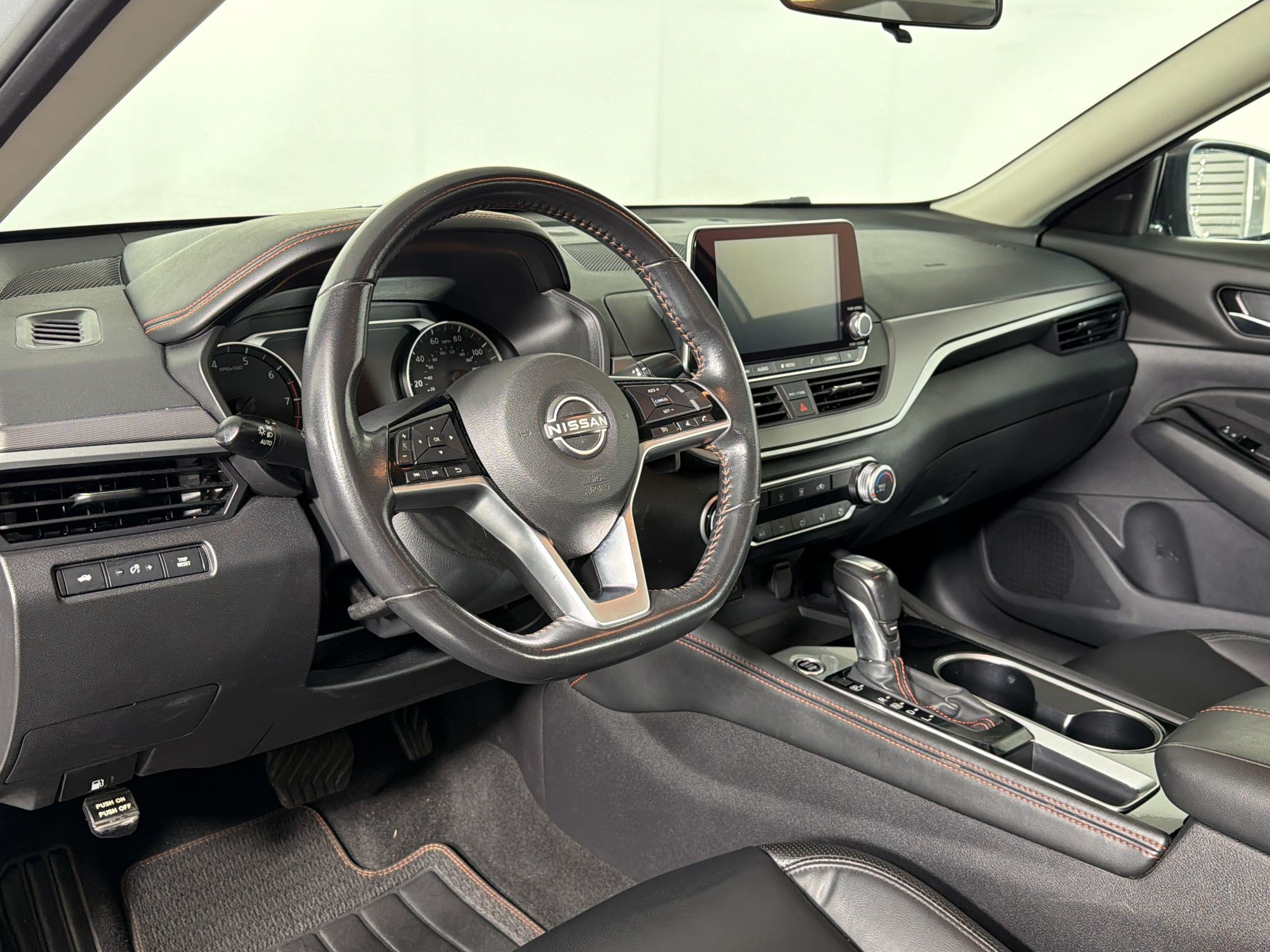 Used 2024 Nissan Altima 2.5 SR FWD image 3