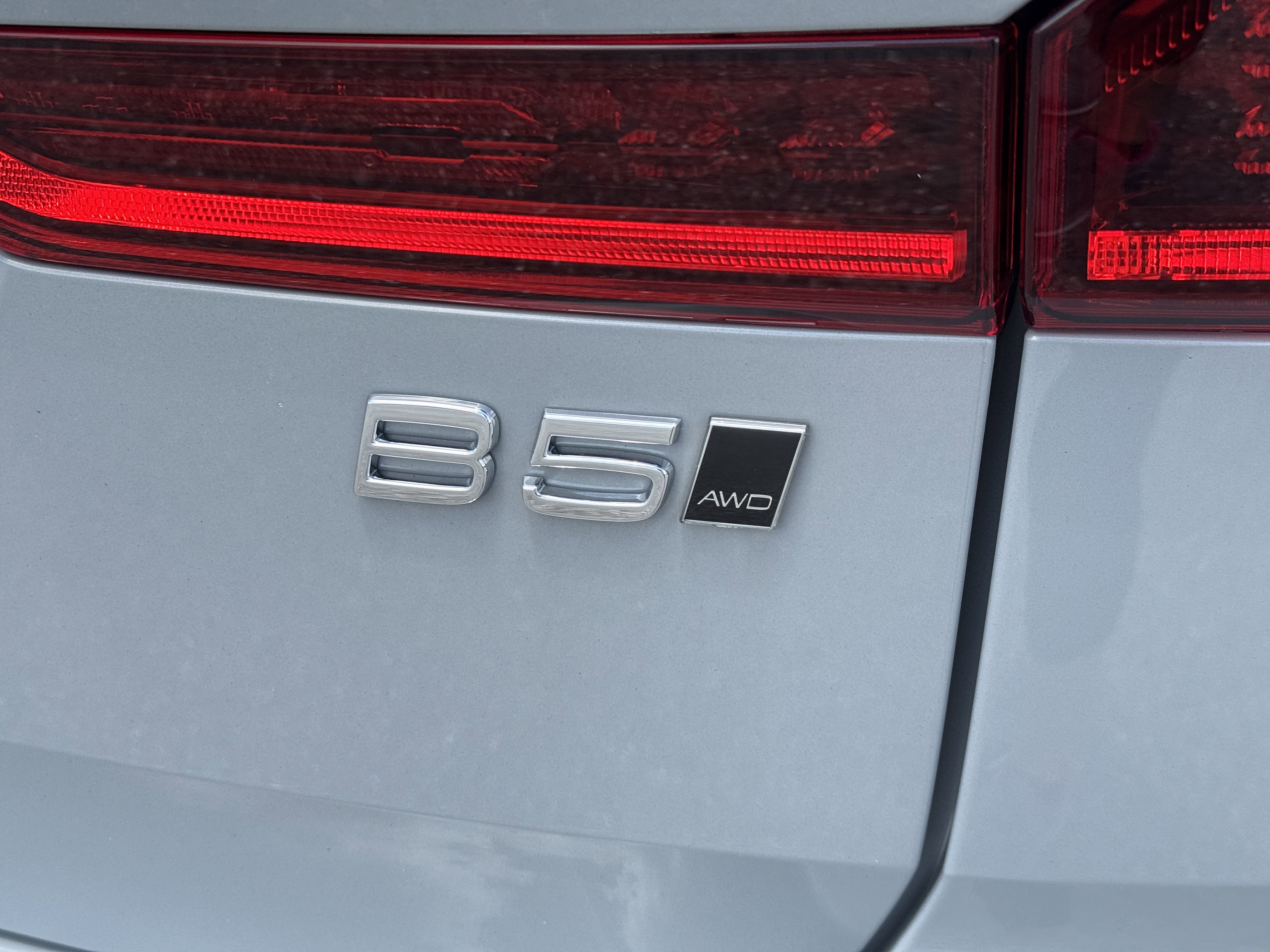 New 2026 Volvo XC60 B5 Core w/ Protection Package image 10