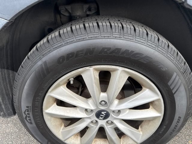 Used 2020 Kia Sorento LX AWD/4WD image 9