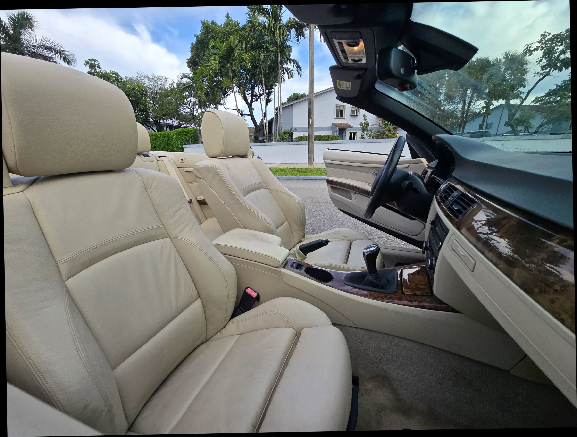 Used 2008 BMW 335i Convertible w/ Premium Pkg image 25