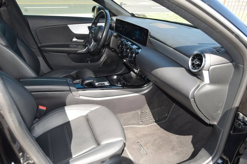 Used 2020 Mercedes-Benz CLA 250 image 32