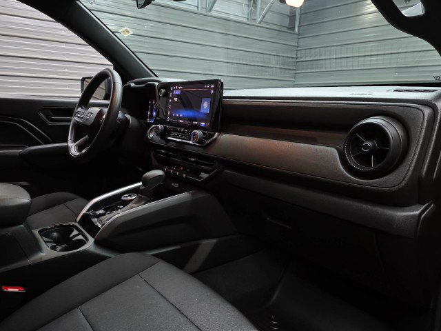 Used 2023 Chevrolet Colorado Trail Boss w/ Technology Package AWD/4WD image 17