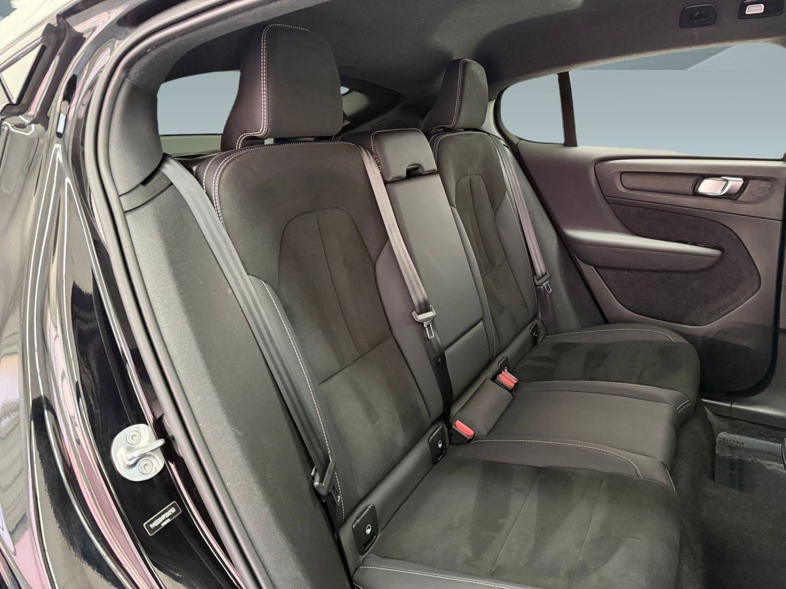 Used 2023 Volvo C40 P8 Recharge Ultimate image 25