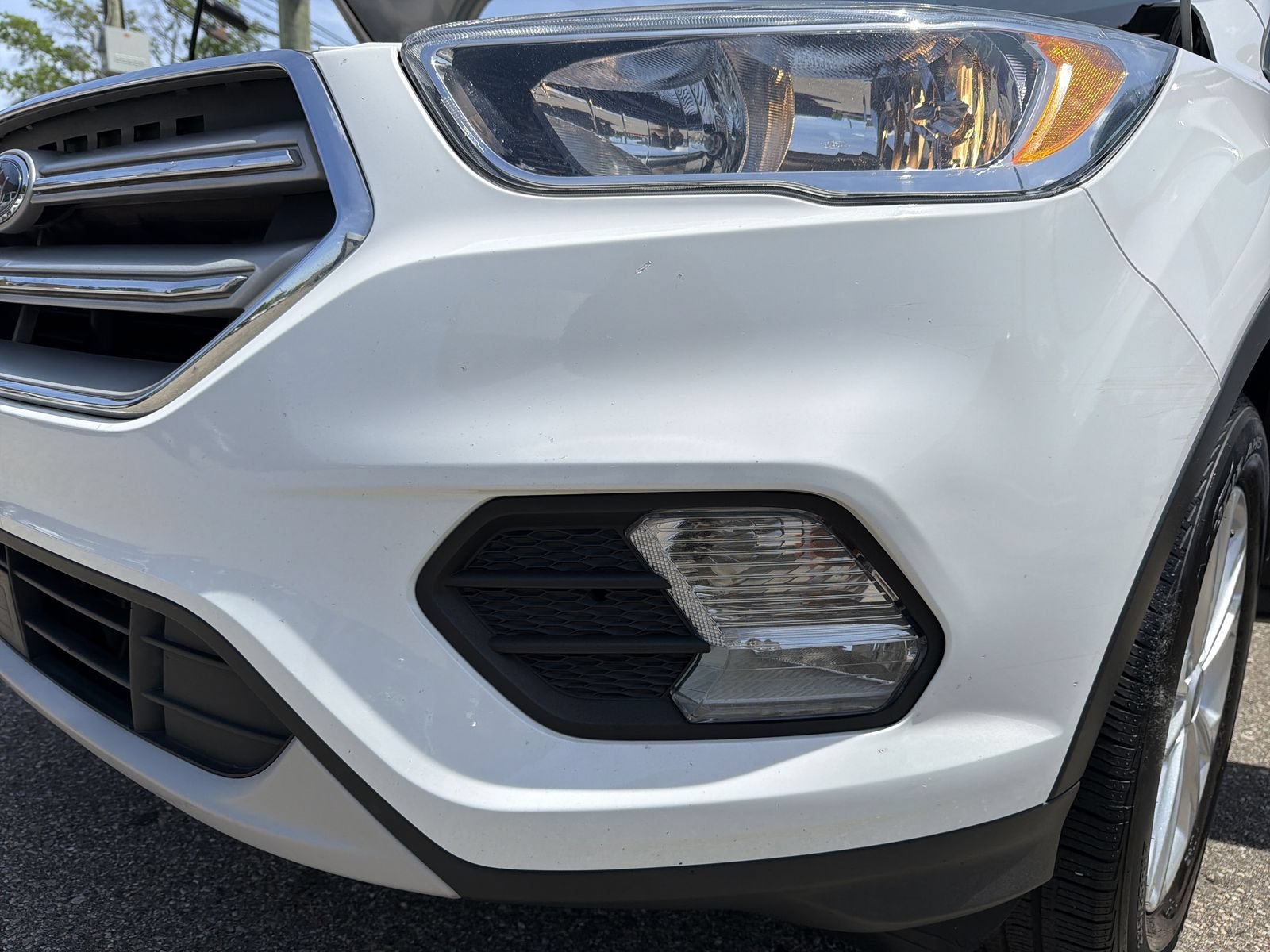 Used 2018 Ford Escape SE w/ Ford Safe & Smart Package FWD image 15