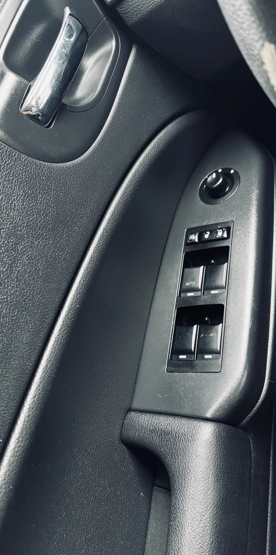 Used 2012 Dodge Caliber SXT image 15