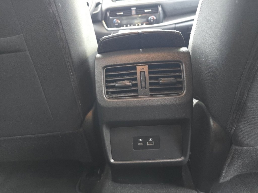 Used 2022 Nissan Rogue SV image 24