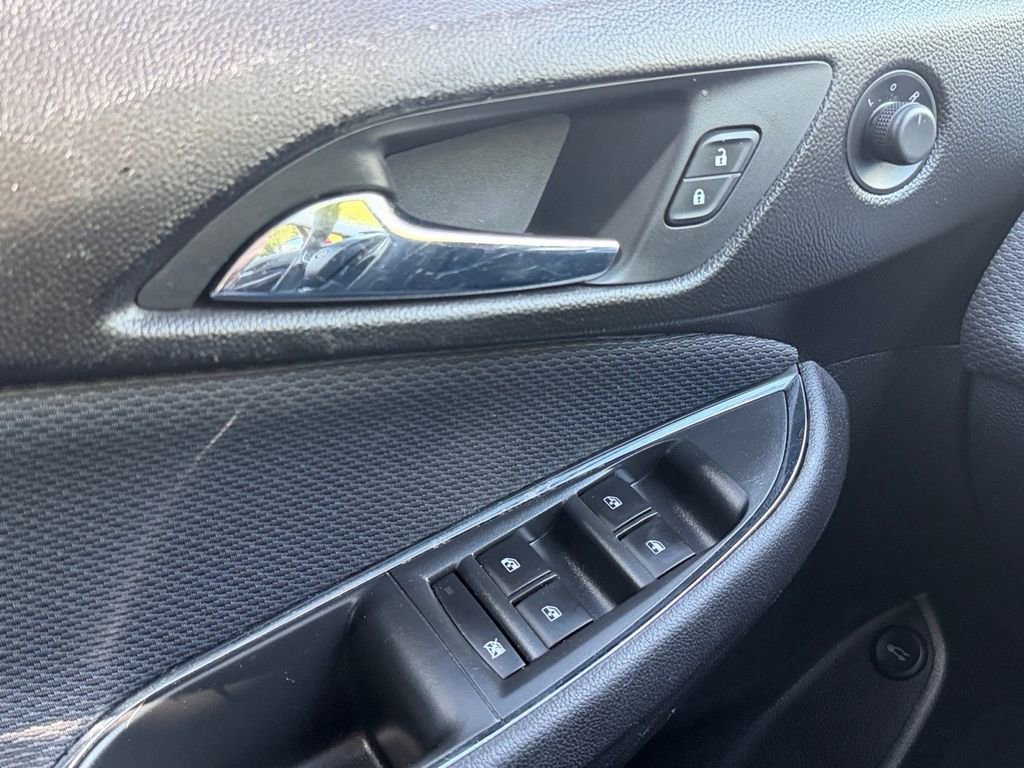 Used 2019 Chevrolet Cruze LT w/ LT Fleet Convenience Package FWD image 19