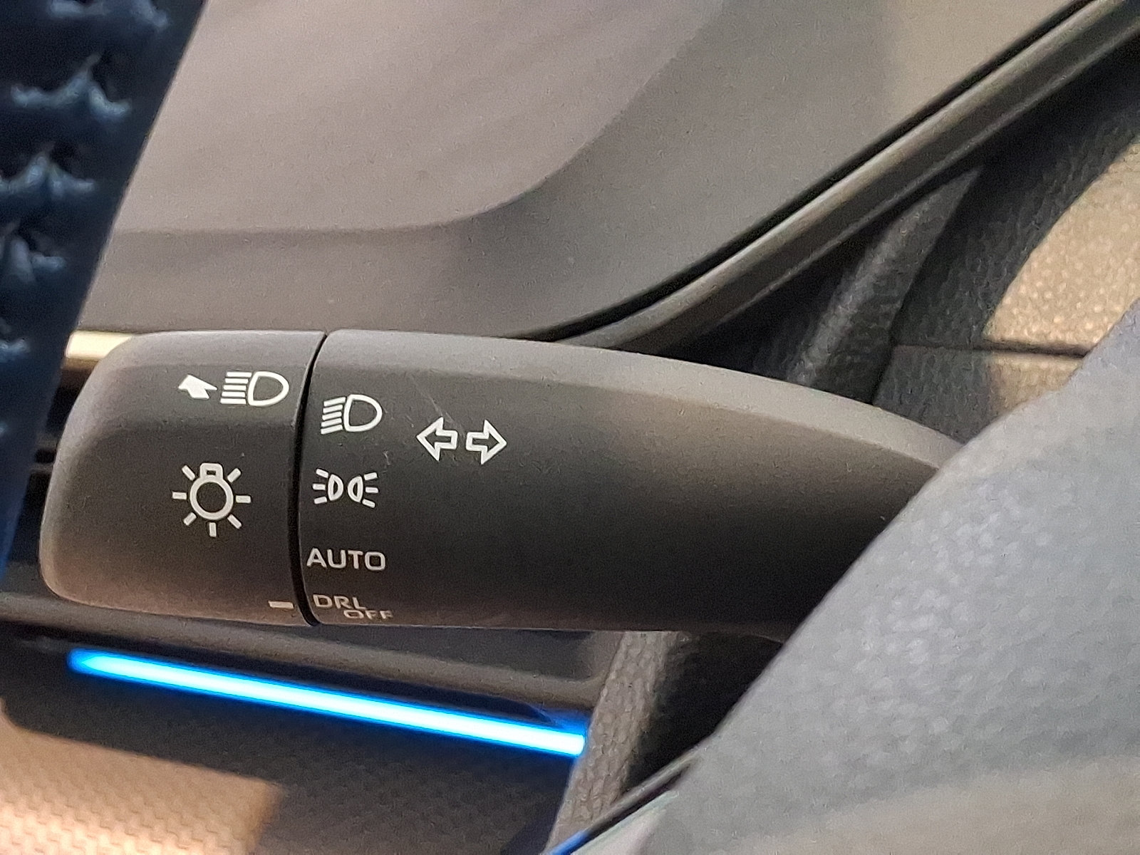 Certified 2026 Toyota Prius XLE AWD/4WD image 27