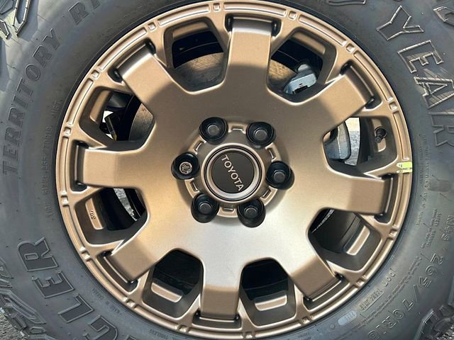 New 2025 Toyota Tacoma Trailhunter image 24