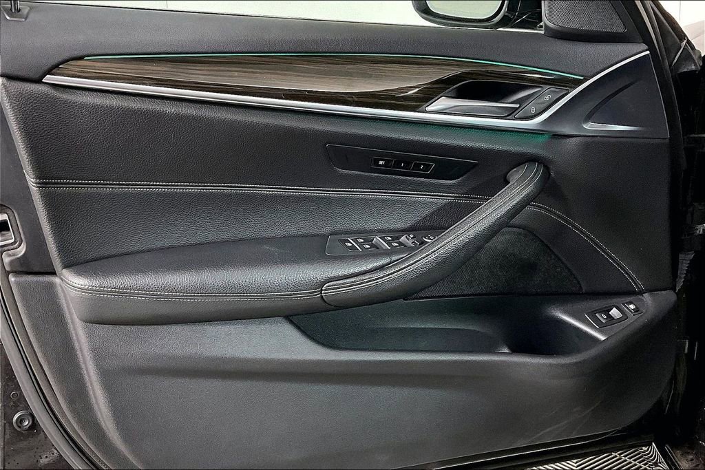 Used 2019 BMW 530e image 22