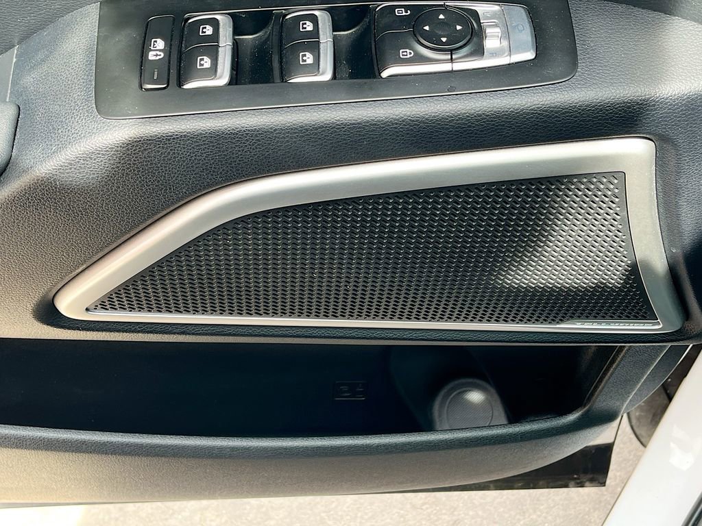 Used 2022 Kia Telluride EX image 19