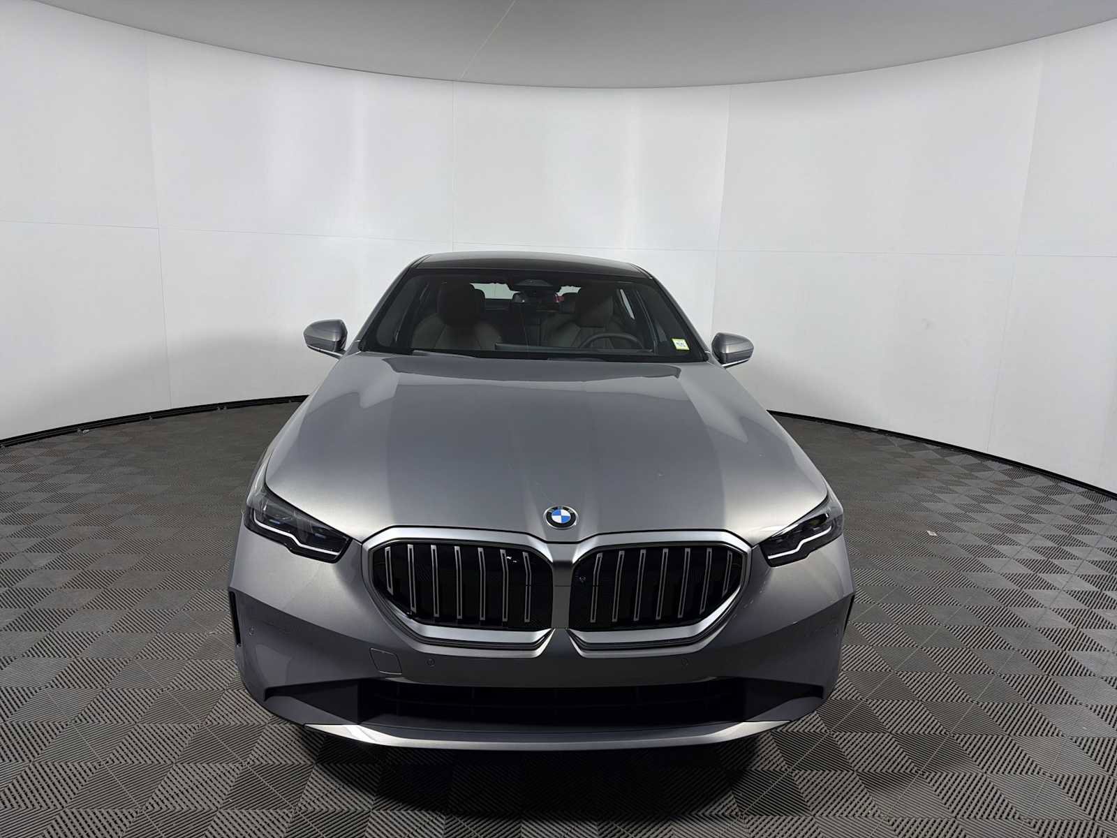 New 2026 BMW 530i xDrive w/ Premium Package image 5