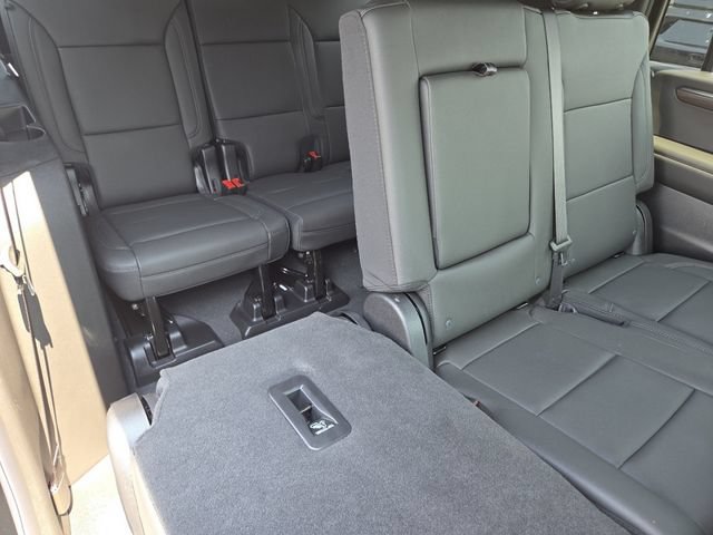 New 2026 Chevrolet Suburban LT w/ Comfort Package AWD/4WD image 23