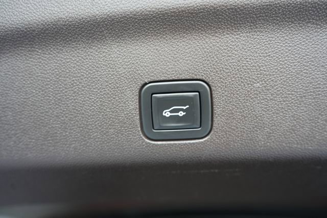 Used 2021 GMC Yukon XL Denali w/ Advanced Technology Package AWD/4WD image 26