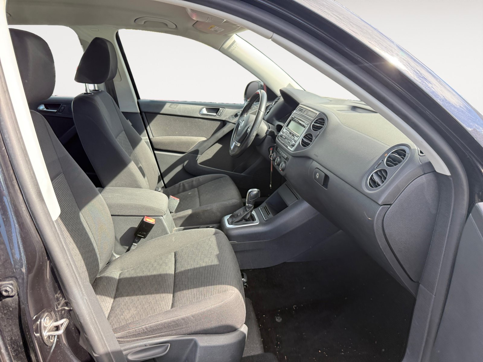 Used 2014 Volkswagen Tiguan S FWD image 17