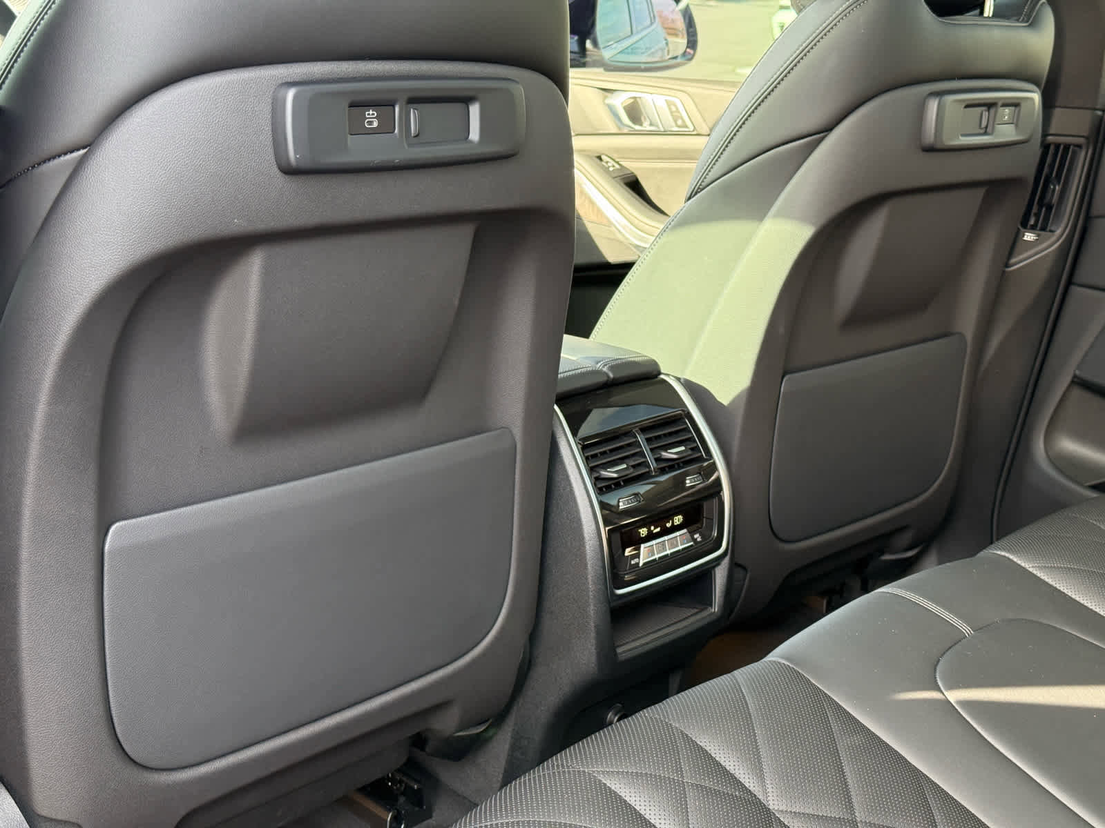 Used 2023 BMW X5 xDrive40i w/ Premium Package image 29