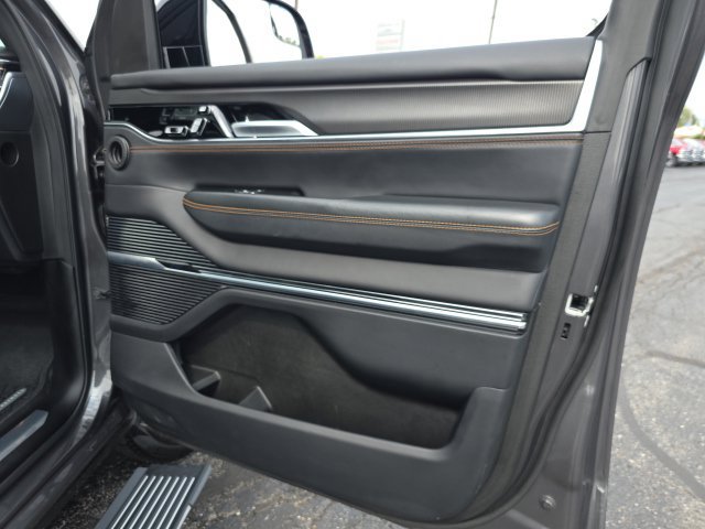 Used 2025 Jeep Grand Wagoneer L Series III w/ Rear Seat Video Group 1 AWD/4WD image 54
