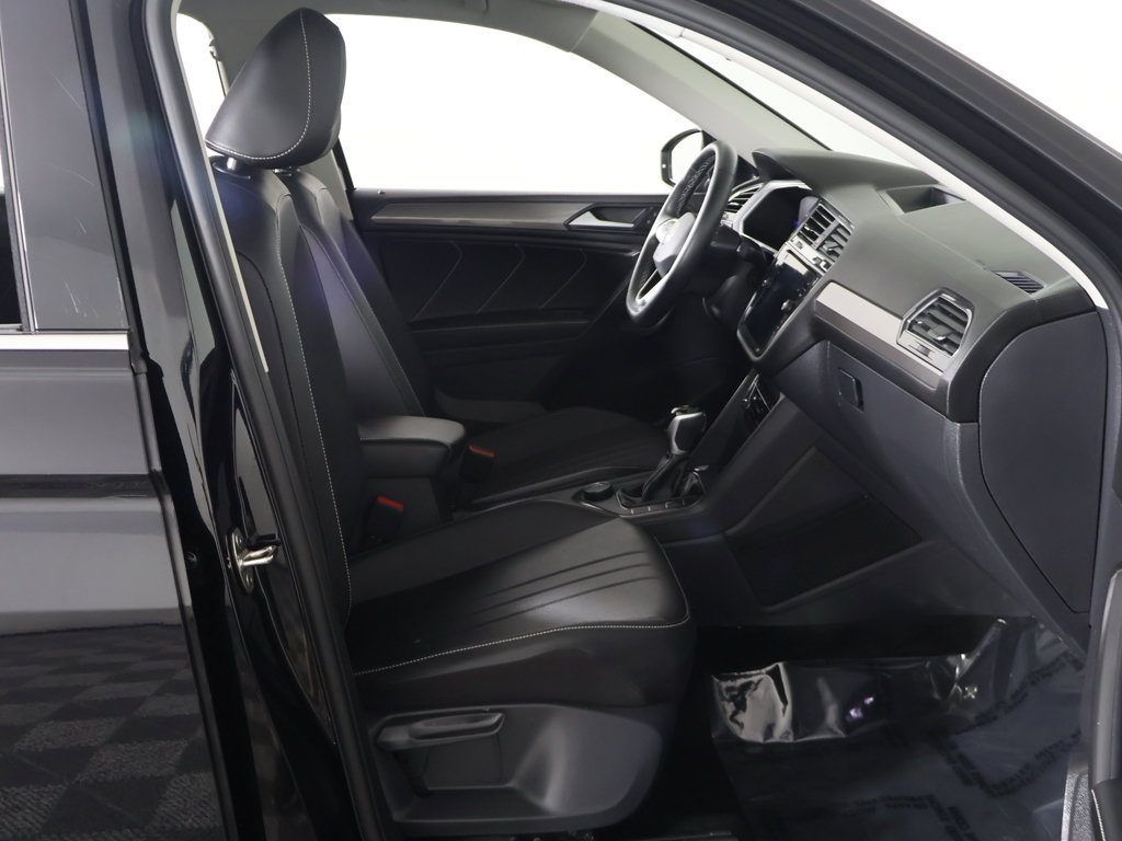 Used 2023 Volkswagen Tiguan SE AWD/4WD image 24