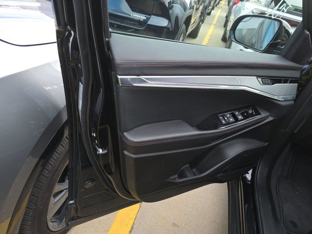 Used 2024 Jeep Wagoneer Launch Edition image 13