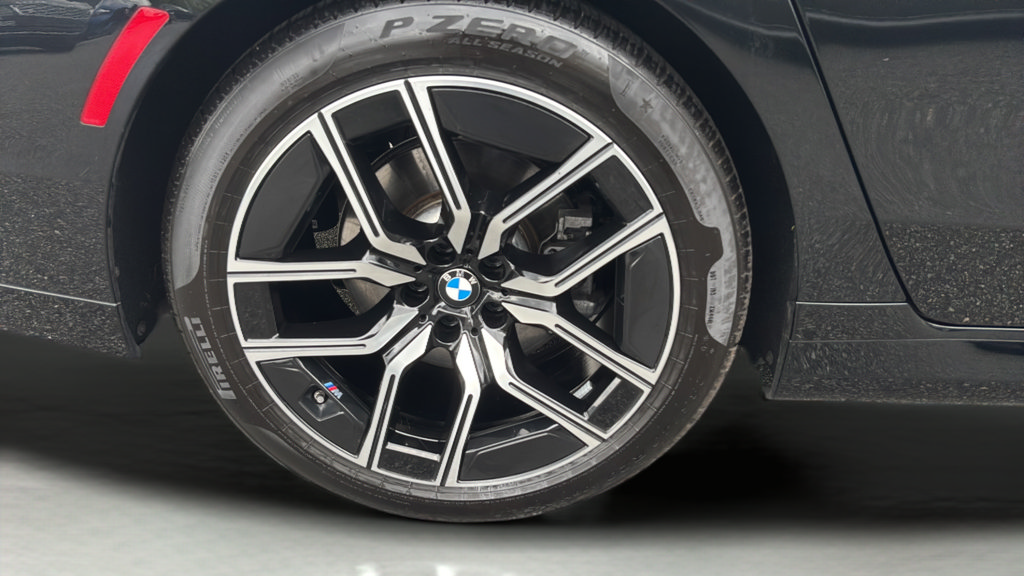 Used 2025 BMW 740i xDrive AWD/4WD image 13