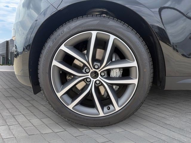 New 2027 Land Rover Range Rover Sport SE AWD/4WD image 9