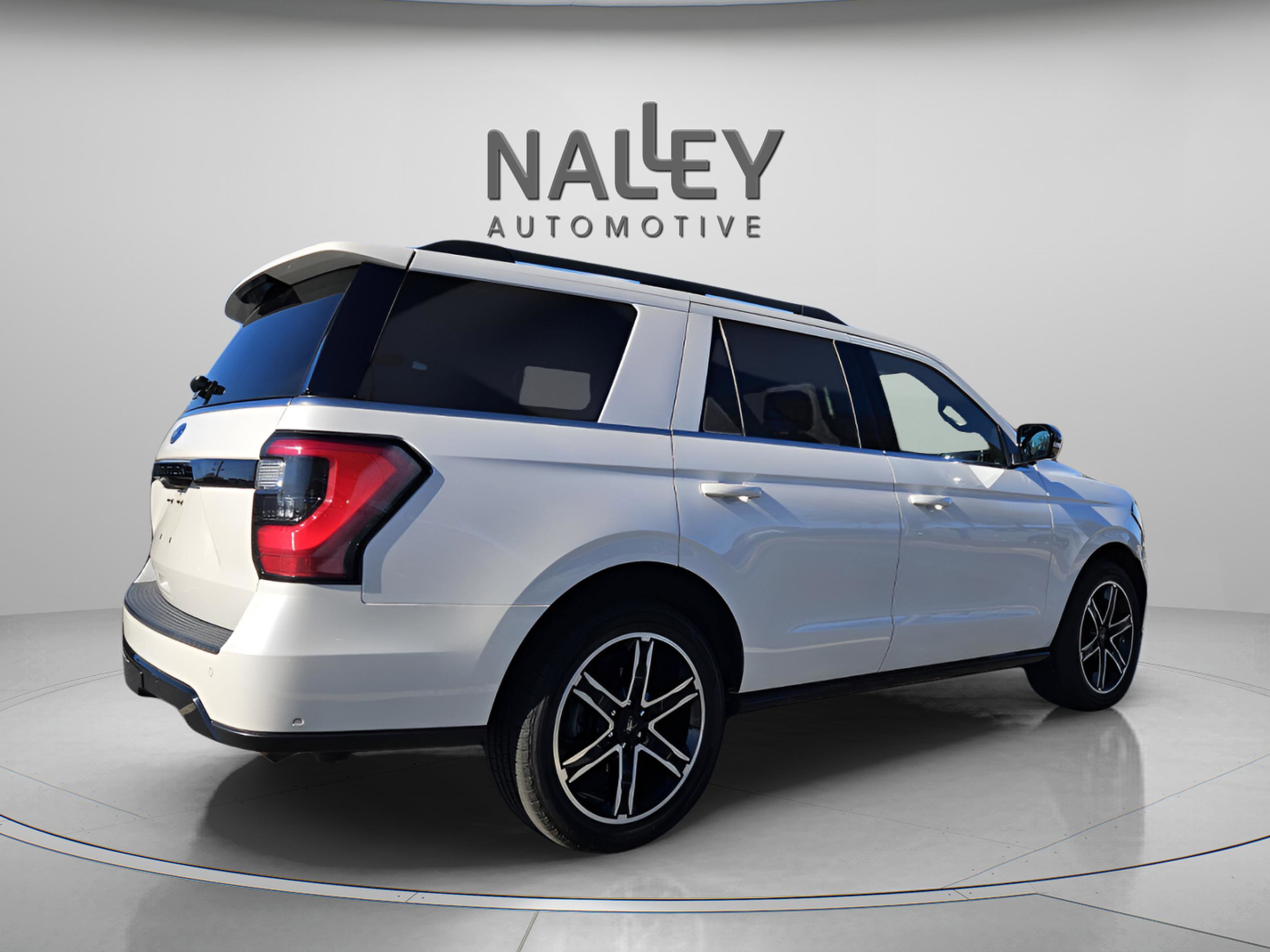 Used 2019 Ford Expedition Limited w/ Equipment Group 303A image 5