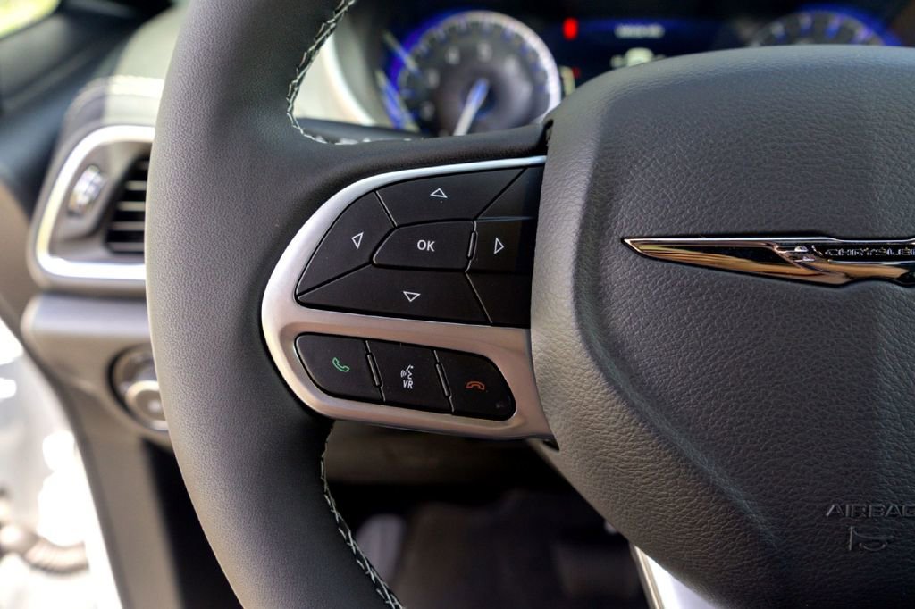 New 2026 Chrysler Pacifica Limited FWD image 14