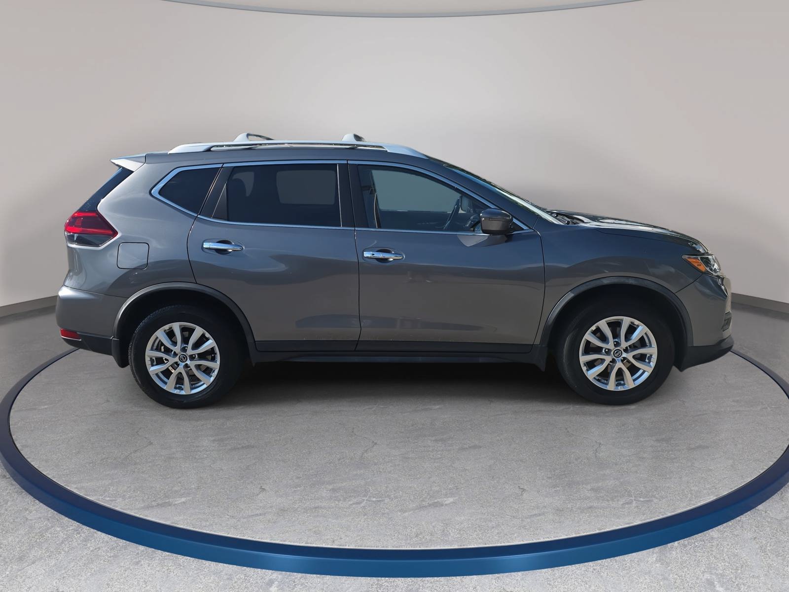 Used 2020 Nissan Rogue SV FWD image 4