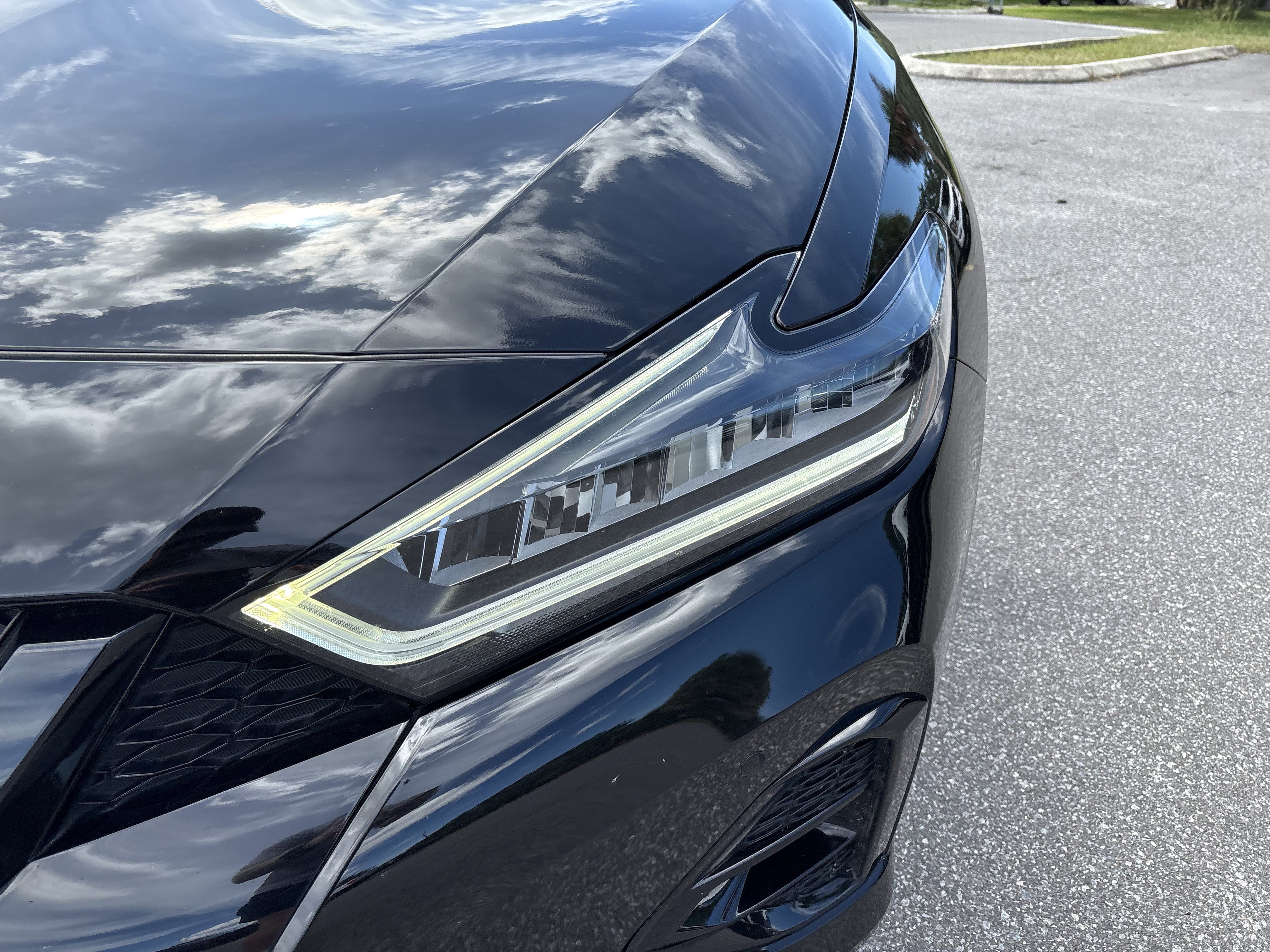 Used 2022 Nissan Maxima SR w/ Sport Mat Group image 10