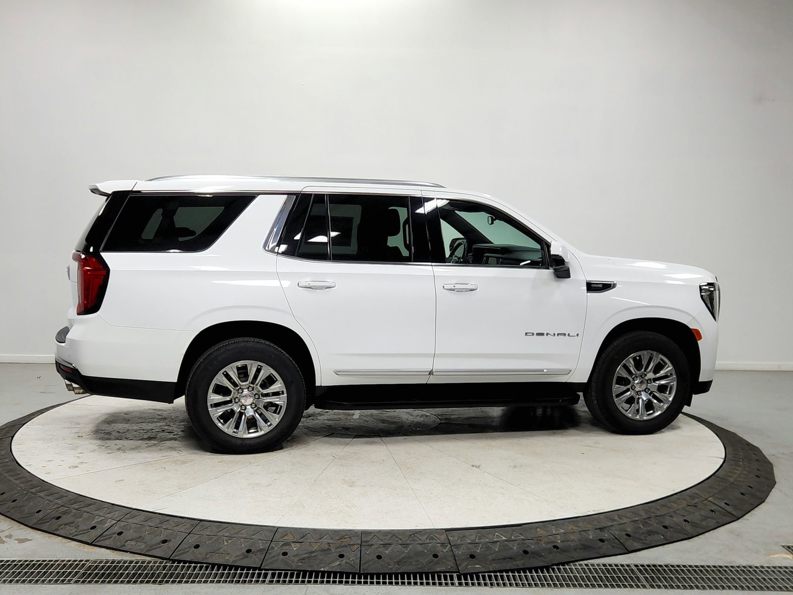 Used 2023 GMC Yukon Denali image 8