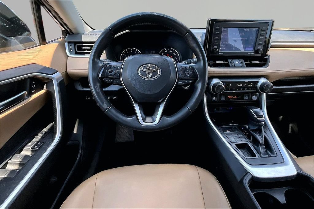 Used 2020 Toyota RAV4 XLE Premium AWD/4WD image 10