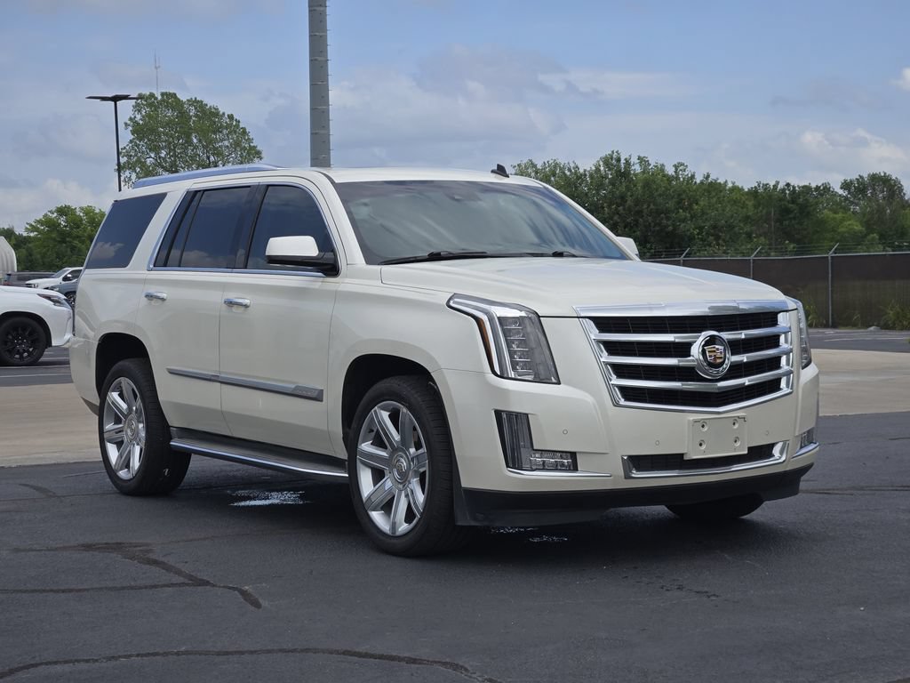 Used 2015 Cadillac Escalade Luxury AWD/4WD image 3