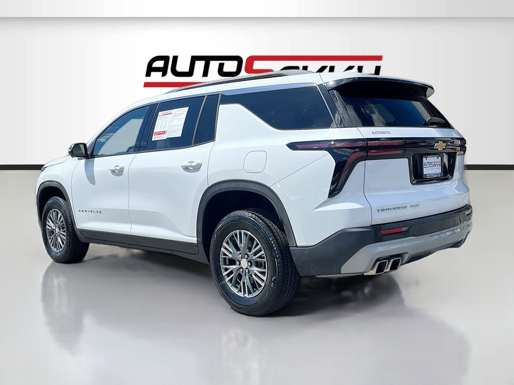 Used 2025 Chevrolet Traverse LT w/ Driver Confidence Package AWD/4WD image 5