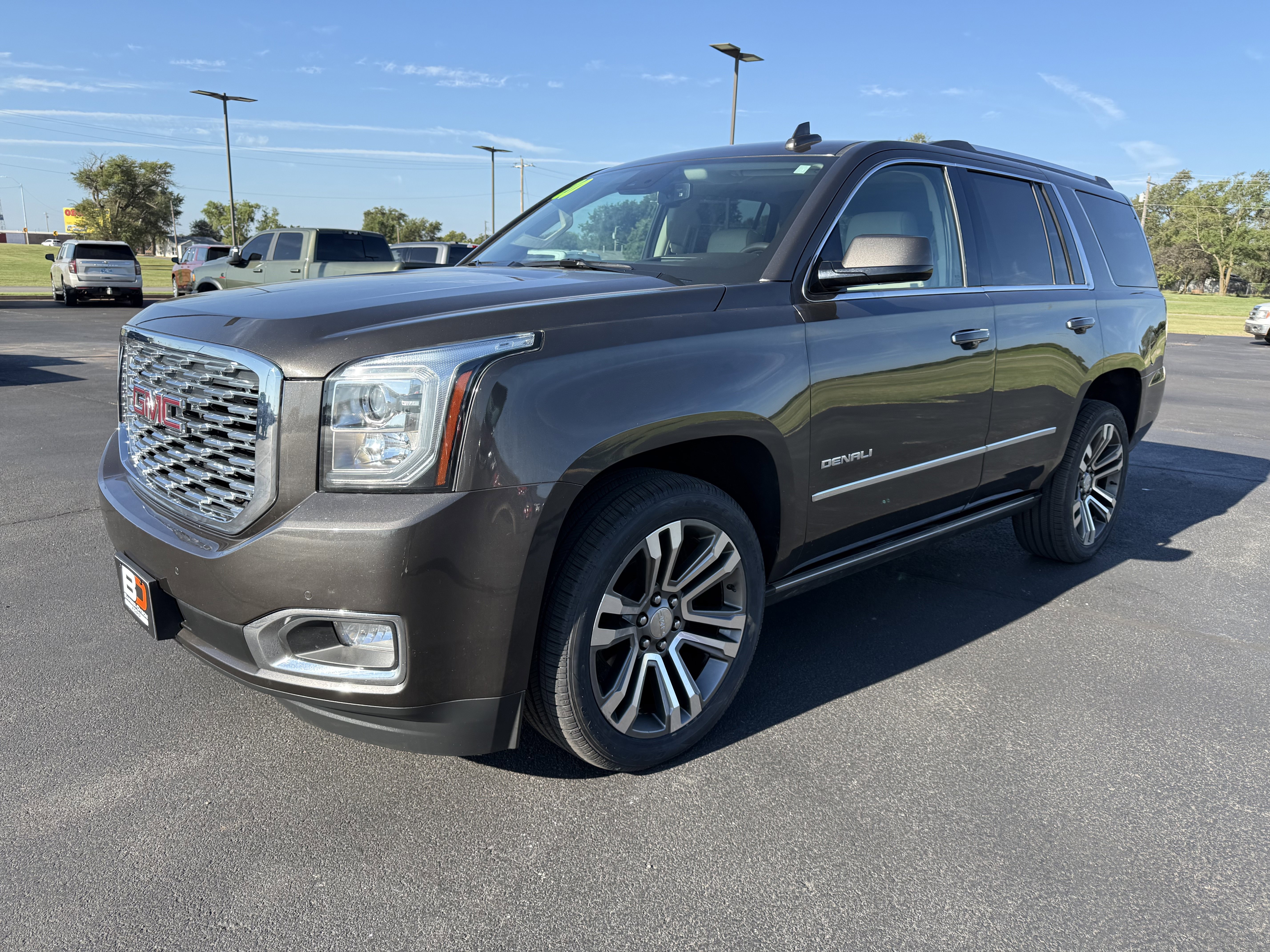 Used 2020 GMC Yukon Denali w/ Denali Premium Package image 1