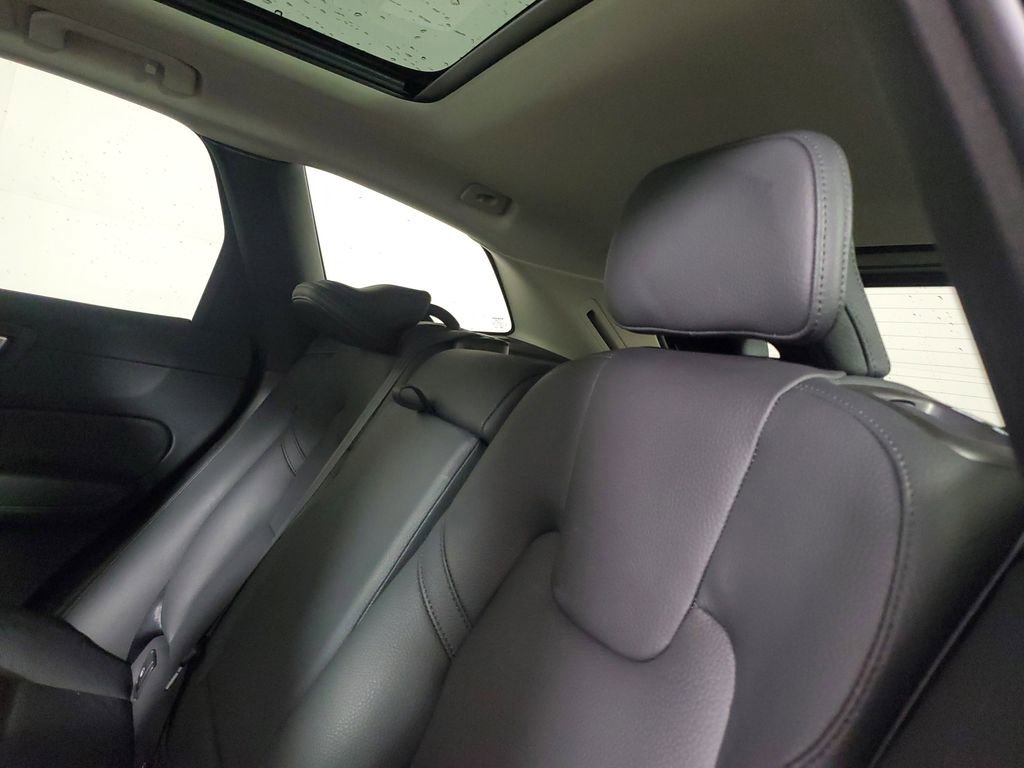 Certified 2024 Volvo XC60 B5 Plus w/ Protection Package Premier AWD/4WD image 13