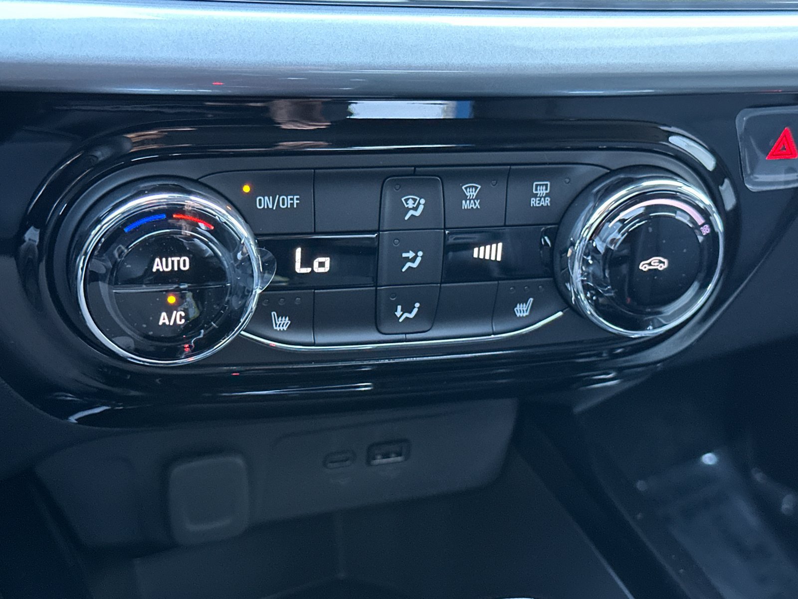 New 2026 Chevrolet Trax LT w/ Driver Confidence Package FWD image 20