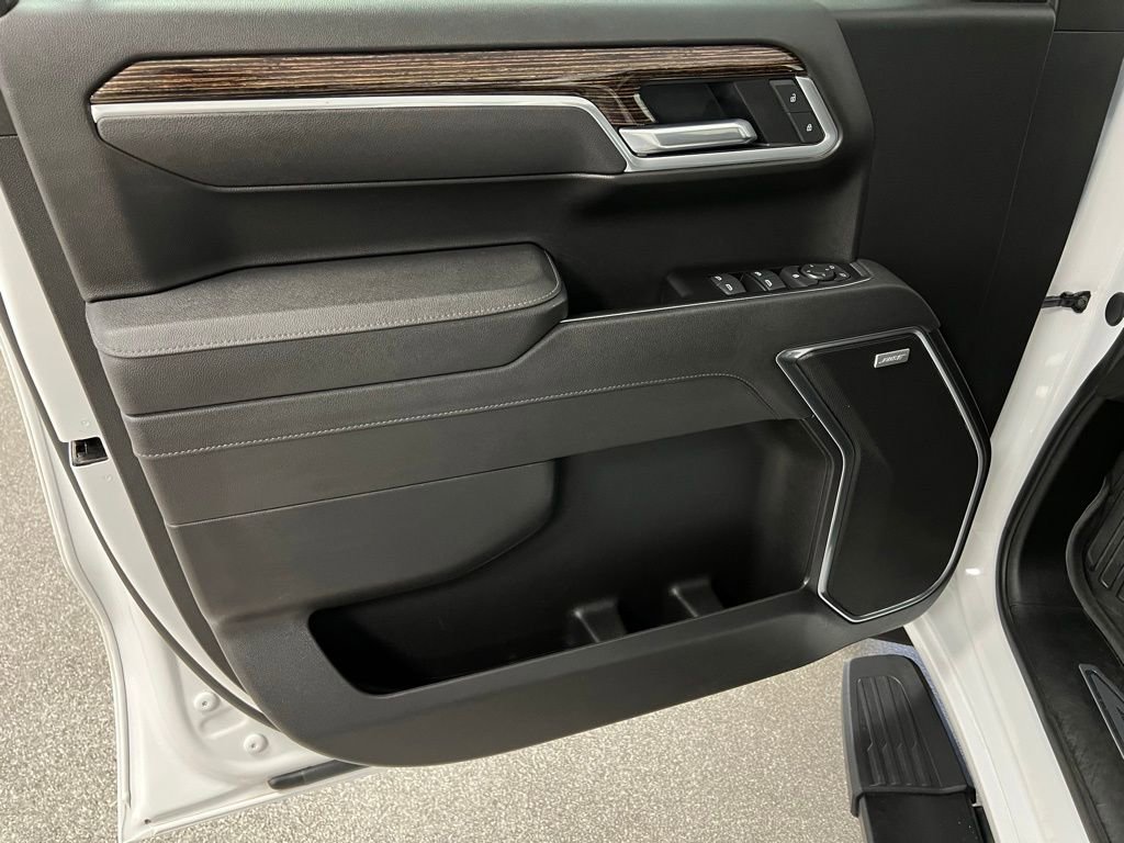 Used 2025 GMC Sierra 1500 Elevation w/ Elevation Premium Package image 28