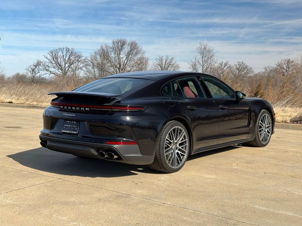 Used 2024 Porsche Panamera image 7