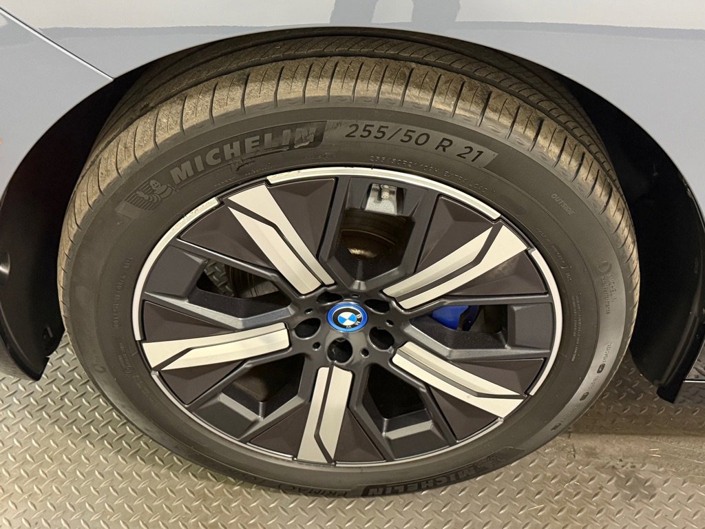 Used 2023 BMW iX xDrive50 w/ Ultimate Package 2 image 21